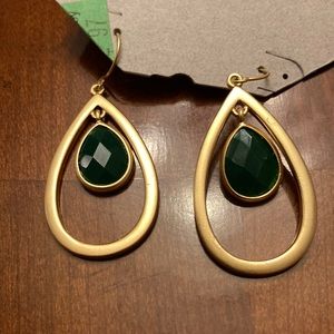 EARRINGS. DARK GREEN STONE WITH GOLD OUTER HOOP. NWT
